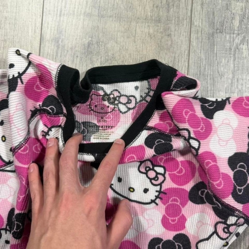 vintage 2010s scene core all over print hello Kitty, long sleeve thermal shirt - Picture 3 of 5